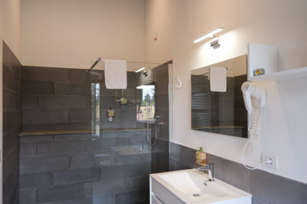 LAWTON BAGNO